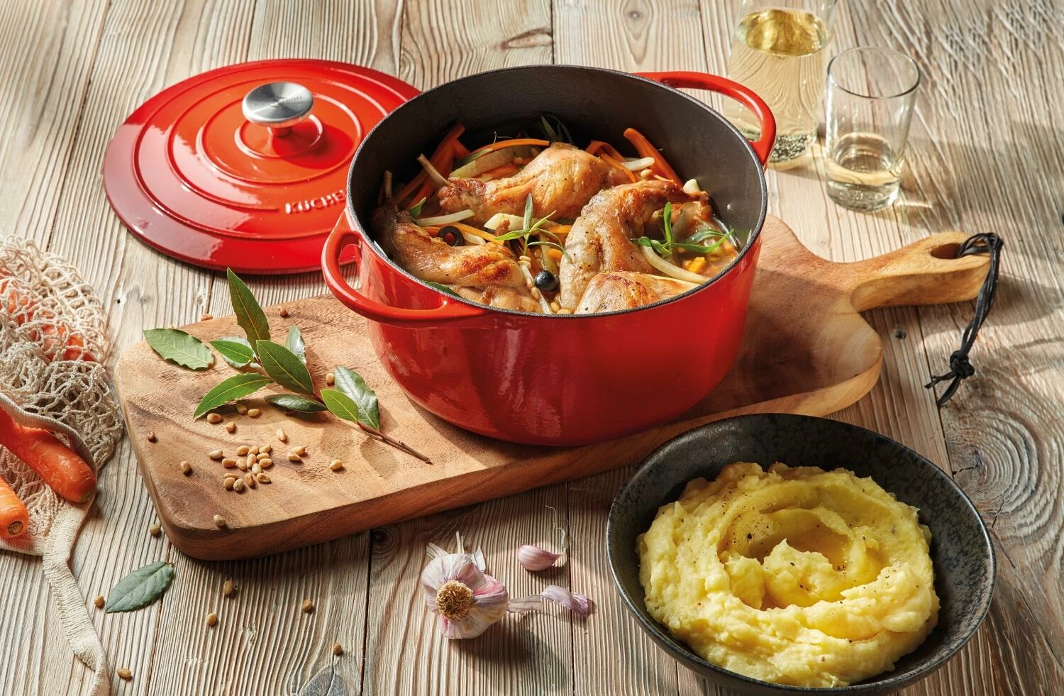 Küchenprofi Bratentopf Rund Aus Gusseisen Provence In Classic Red – Bild 2