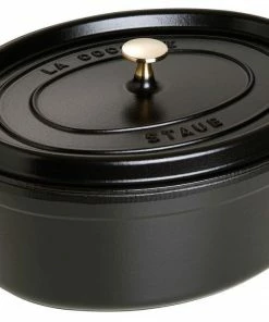 Staub Cocotte Oval Aus Gusseisen In Schwarz