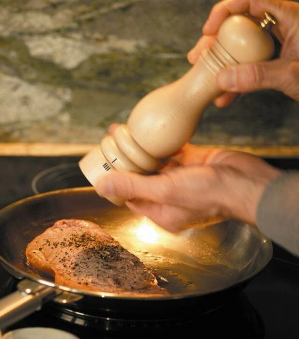 PEUGEOT Pfeffermühle Paris Weiß Mit Justierbarem Mahlgrad – Bild 3